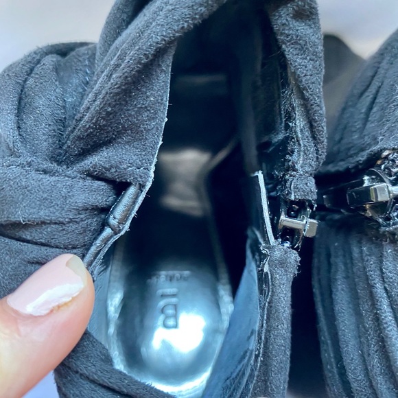 Black leather booties - Picture 6 of 7